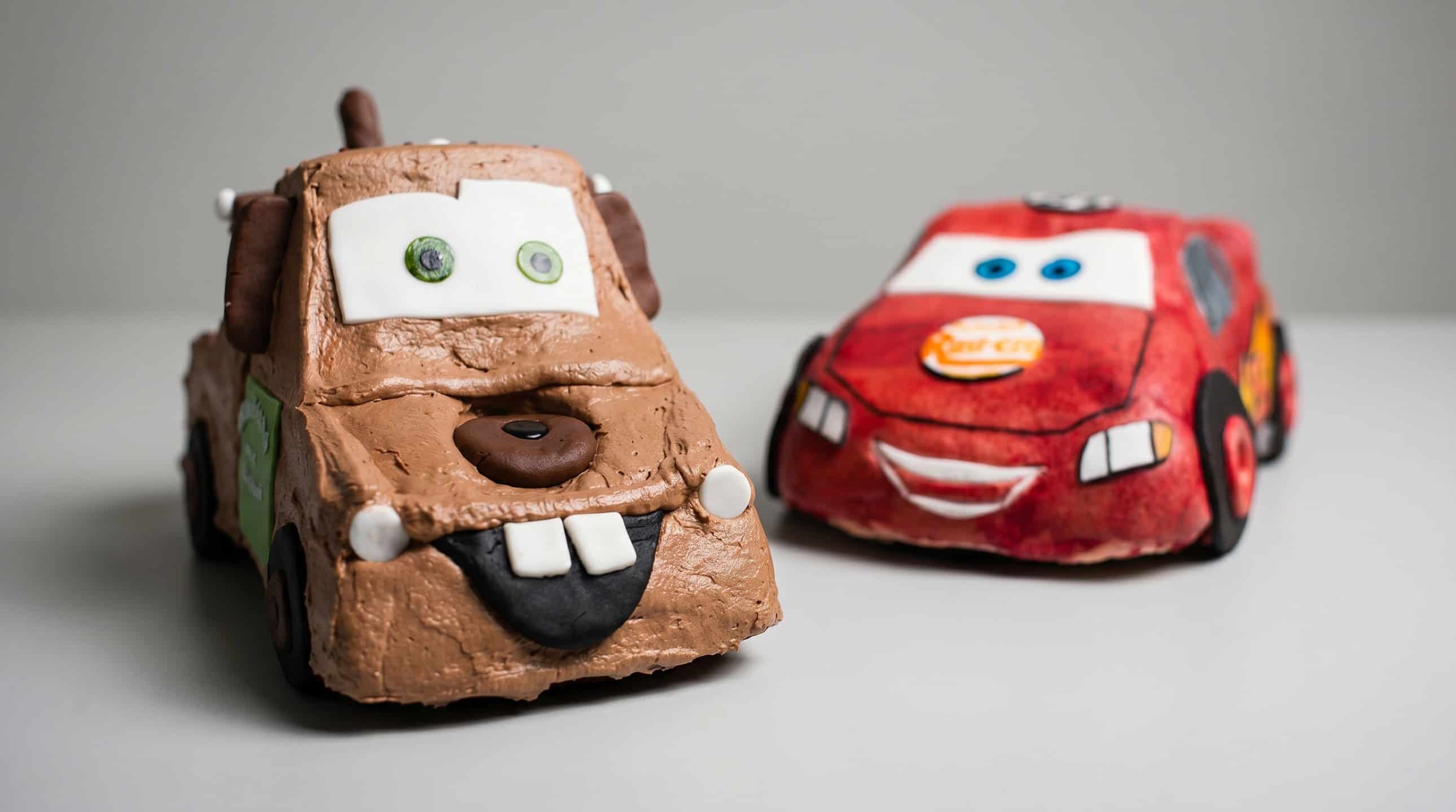 A car themed kids cake