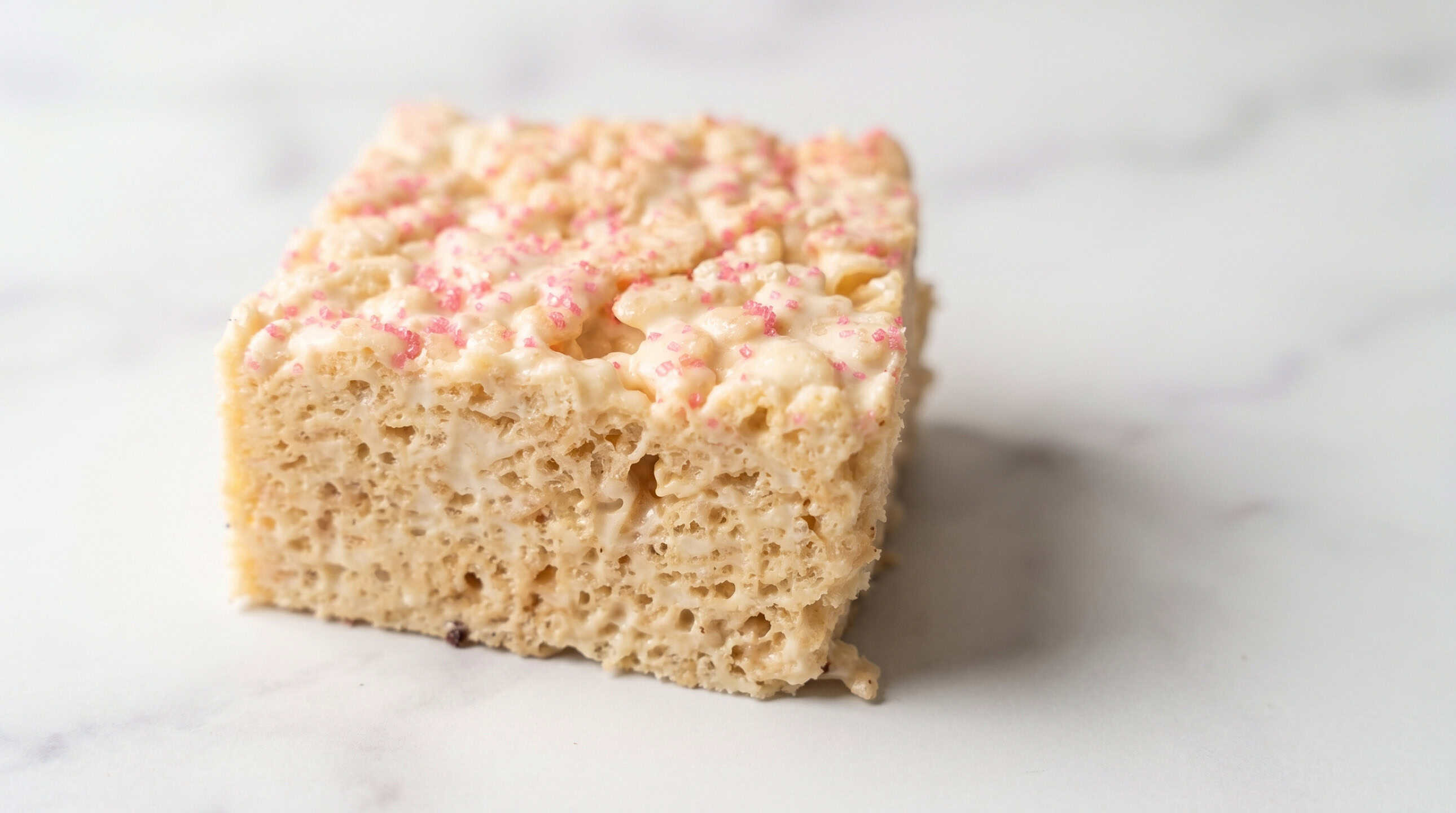 Thick, marshmallowy rice krispy treat square